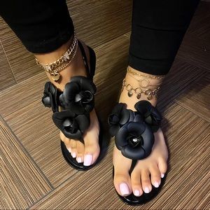 🔥New🔥 Jelica Sandals . Sizes 6-9 No half sizes.